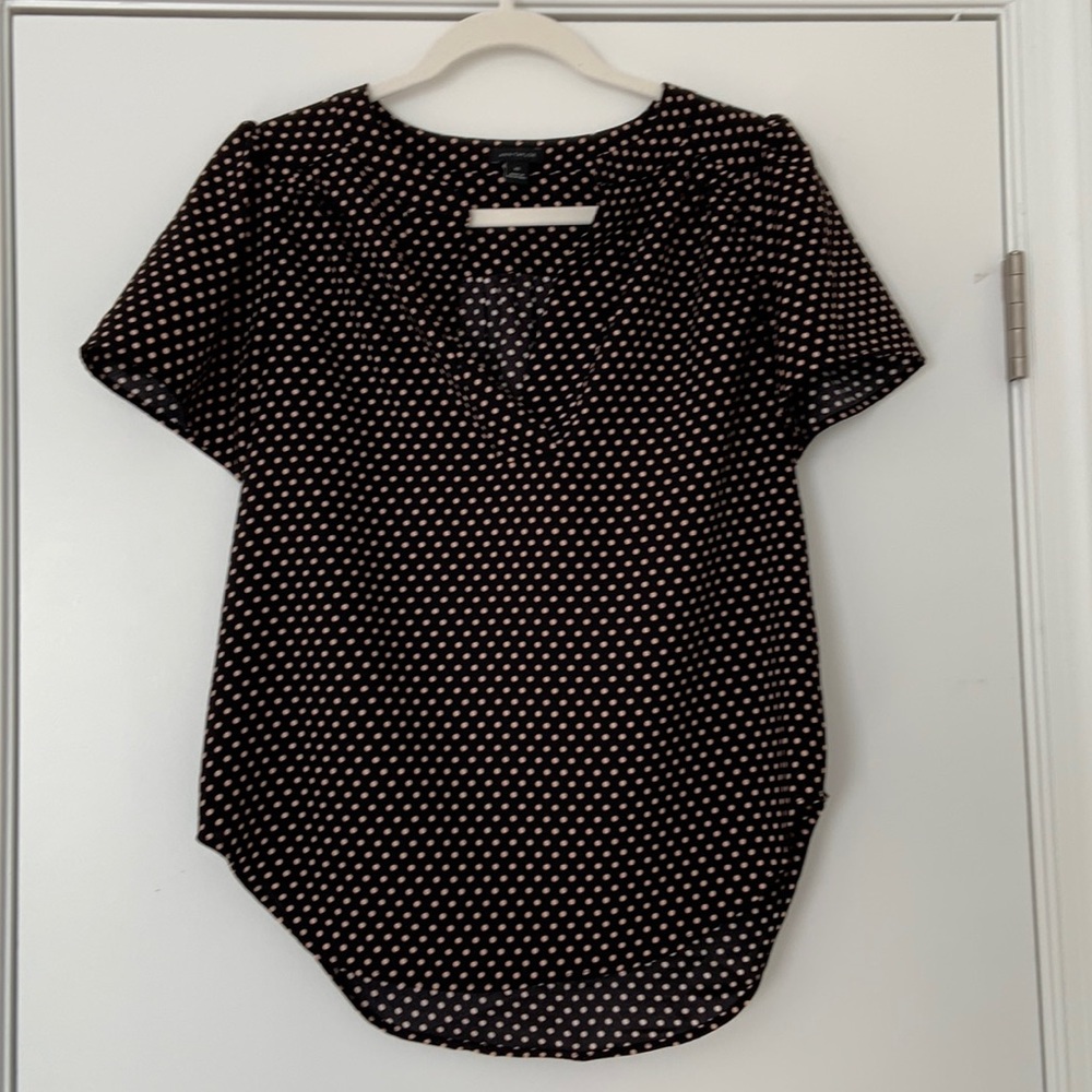 Ann Taylor pink polka dot blouse. Size XS.